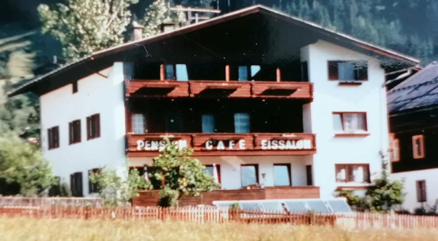 Historische Aufnahme — Pension, Café, Eissalon